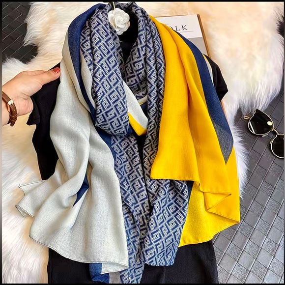✨NEW✨LUXE BLUE, WHITE & GOLD LONG SHAWL SCARF - Picture 2 of 6
